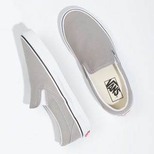 Vans Classics slip on in Drizzle/true white